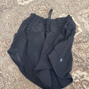 Great Condition Black Lululemon size 0 hottie hot shorts